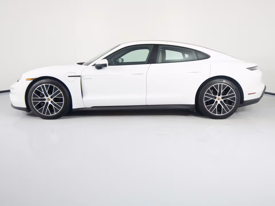 2025 Porsche Taycan 11