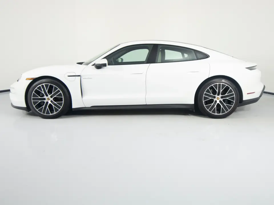 2025 Porsche Taycan 15
