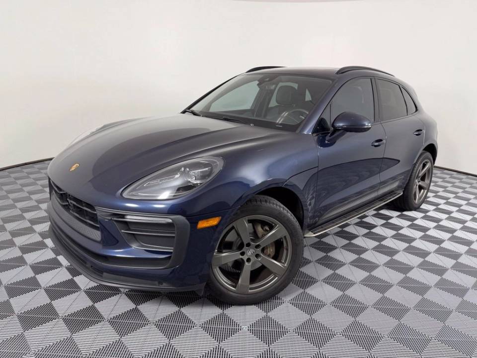 2023 Porsche Macan Base