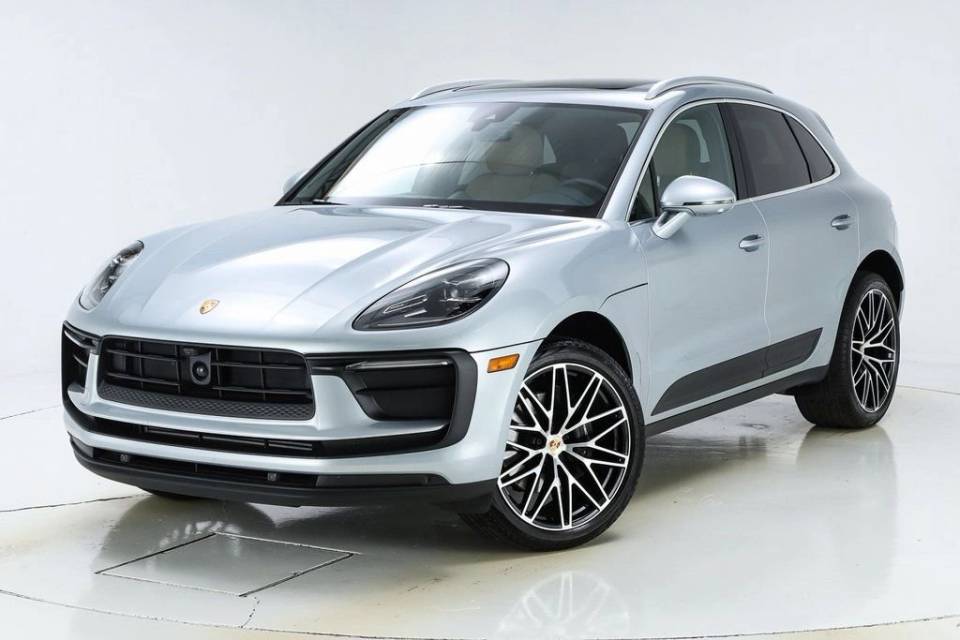 2025 Porsche Macan Base