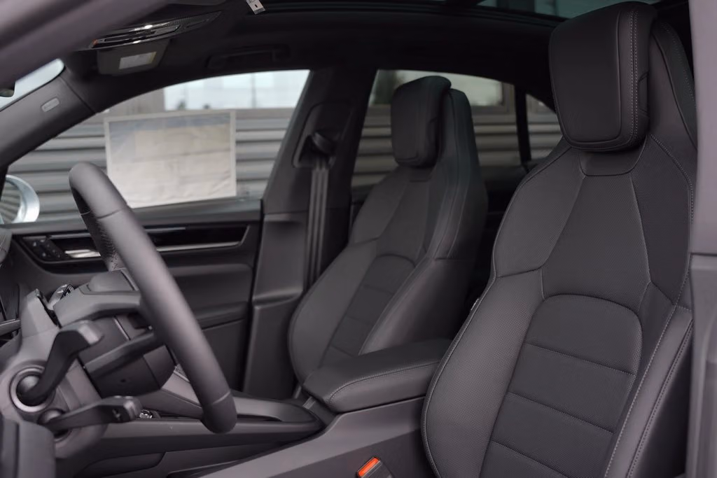 2026 Porsche Macan Base - Photo 36