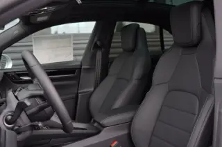 2026 Porsche Macan Base - Photo 37
