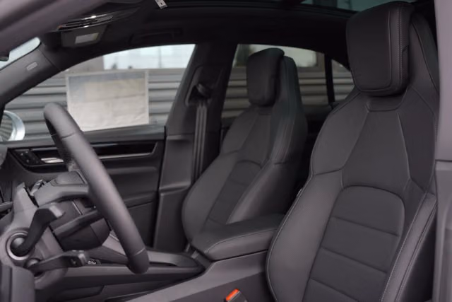 2026 Porsche Macan Base - Photo 34