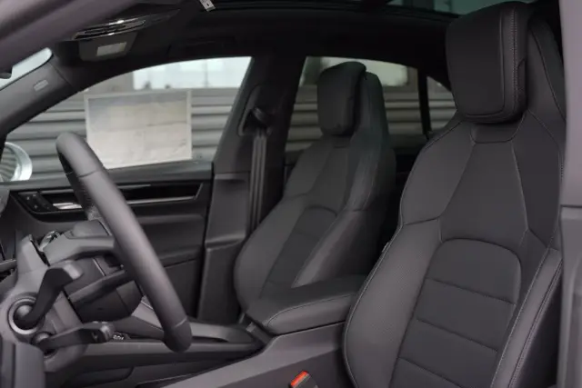 2026 Porsche Macan Base - Photo 38