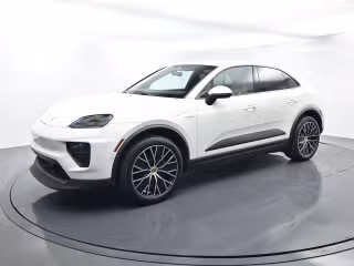 2025 Porsche Macan Macan Electric's photo