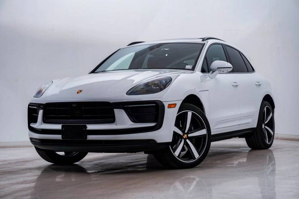2025 Porsche Macan T
