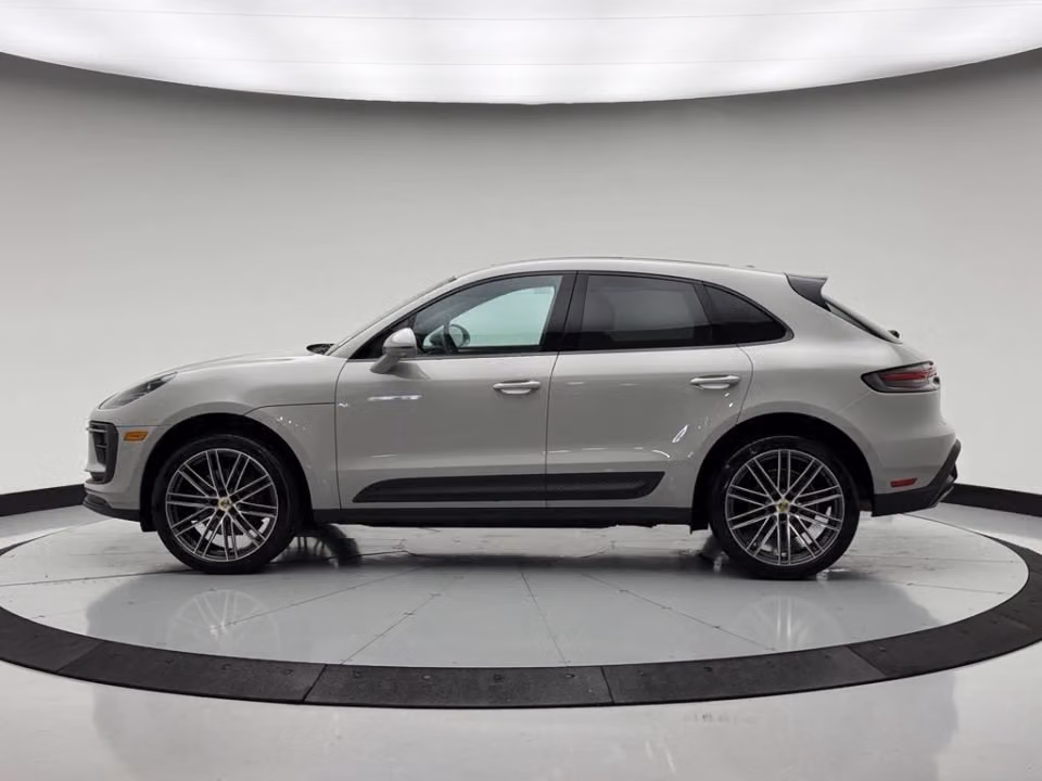 2026 Porsche Macan Base - Photo 11