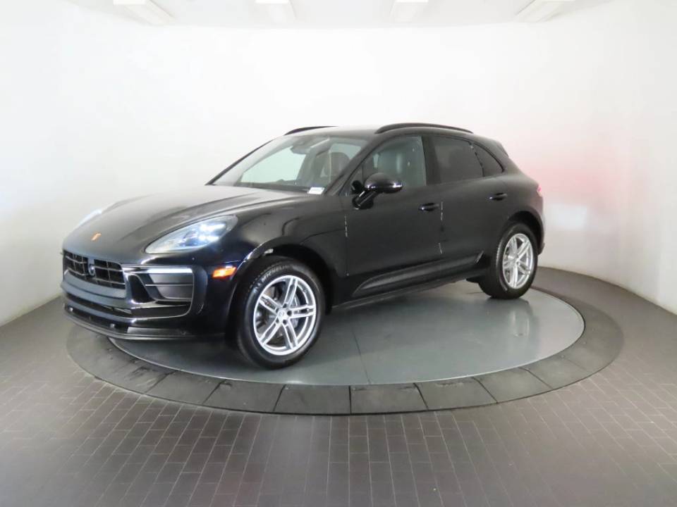 2026 Porsche Macan Base