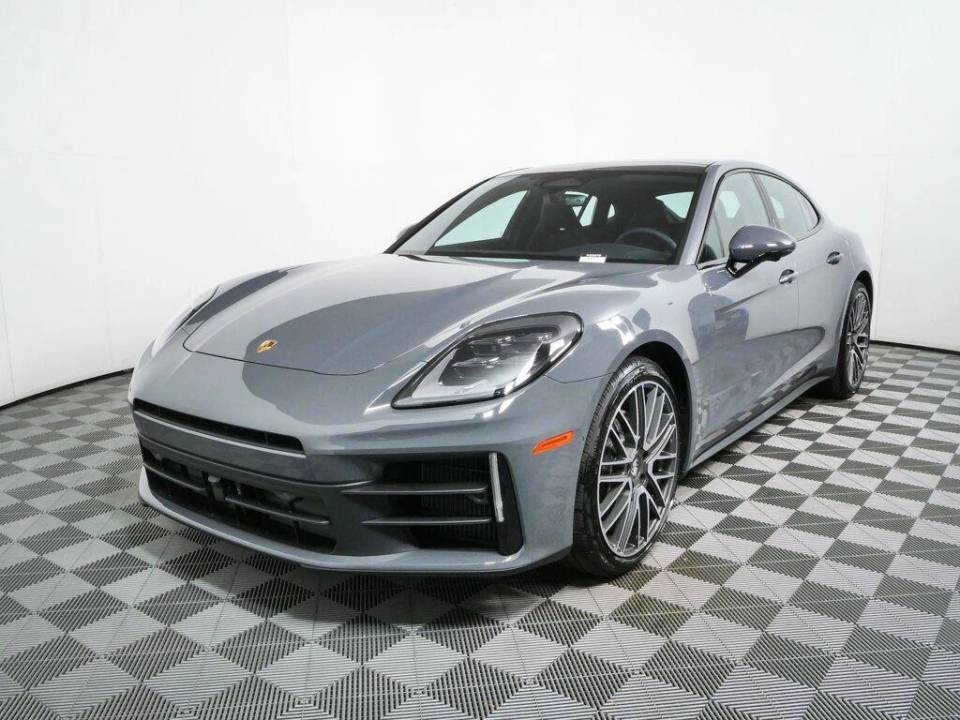 2026 Porsche Panamera Base