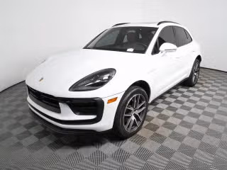 2024 Porsche Macan T's photo
