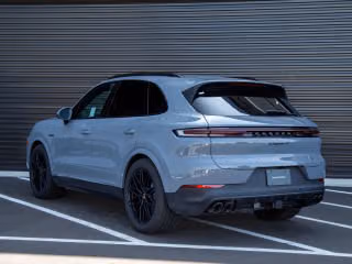 2026 Porsche Cayenne S E-Hybrid - Photo 17