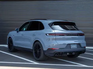 2026 Porsche Cayenne S E-Hybrid - Photo 21