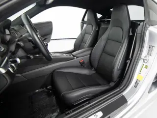 2024 Porsche 718 37