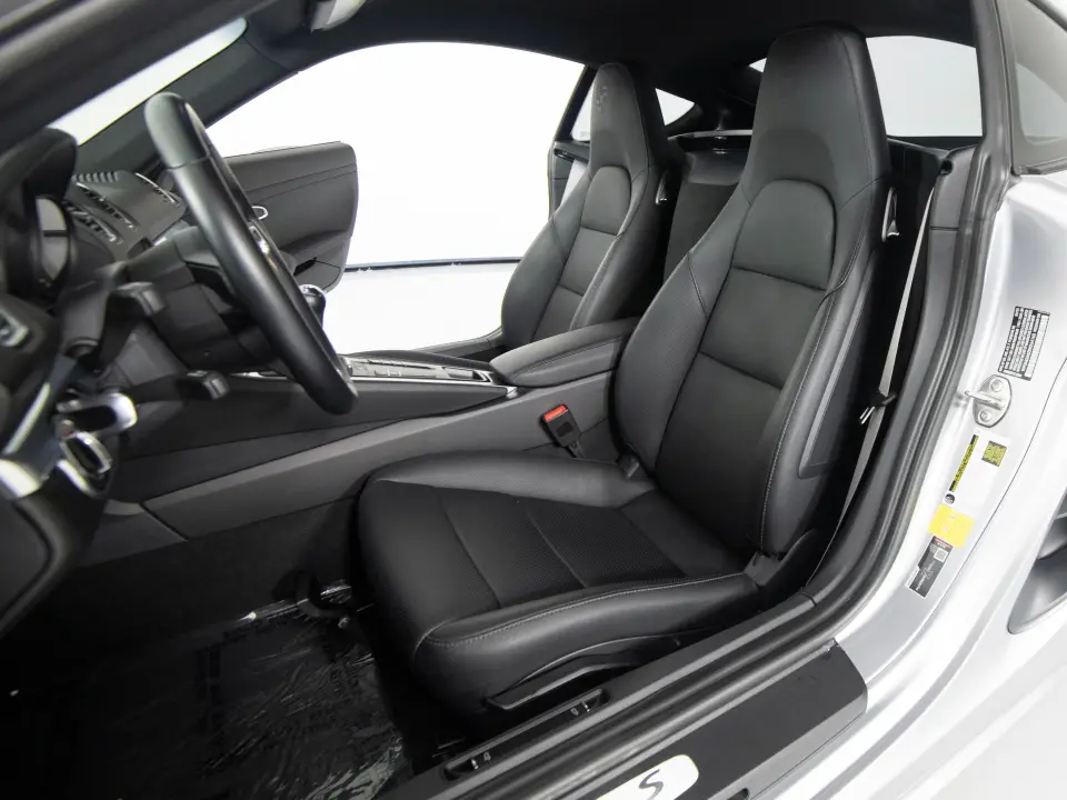 2024 Porsche 718 39