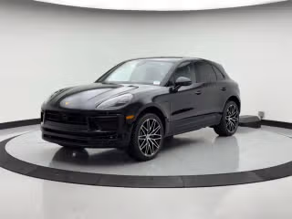 2026 Porsche Macan -'s photo