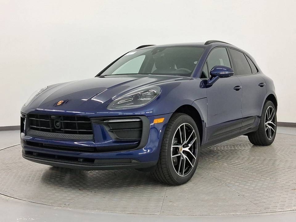 2026 Porsche Macan Base