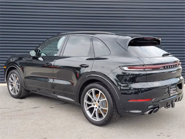 2025 Porsche Cayenne Base - Photo 18