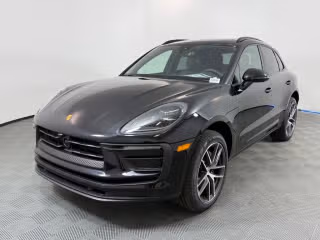 2026 Porsche Macan -'s photo