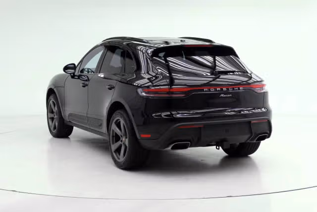 2026 Porsche Macan T - Photo 18