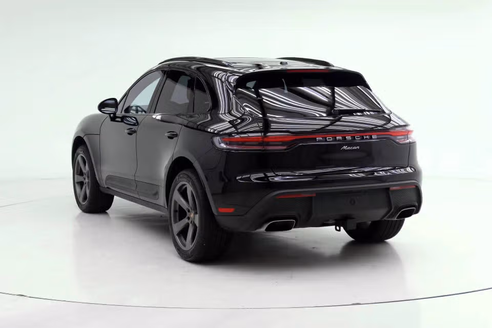 2026 Porsche Macan T - Photo 19