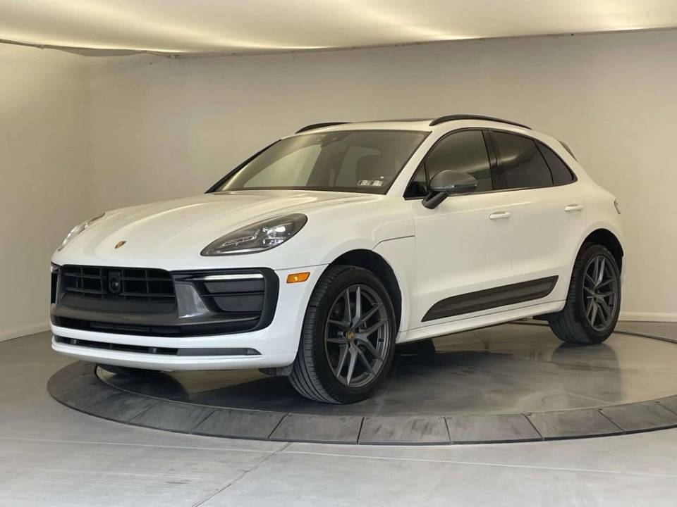 2025 Porsche Macan Base