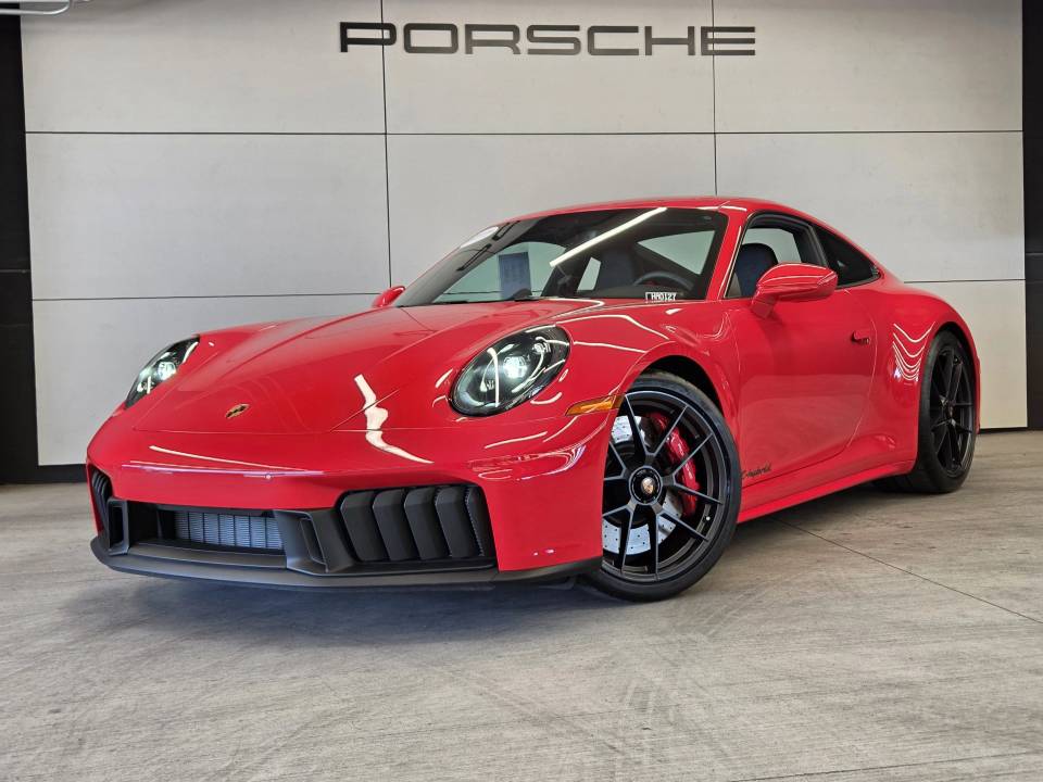 2025 Porsche 911 GTS