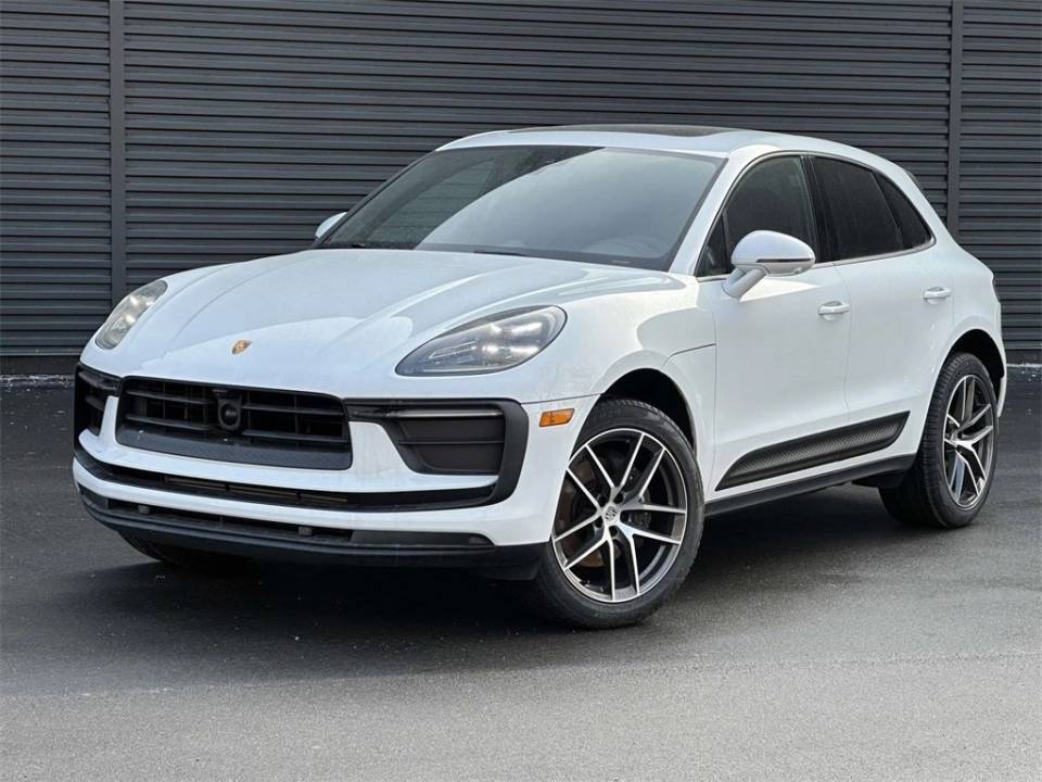 2025 Porsche Macan T