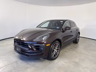 2024 Porsche Macan S's photo