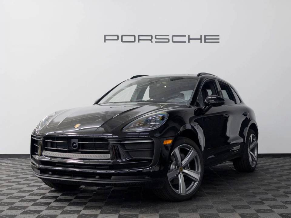 2026 Porsche Macan Base