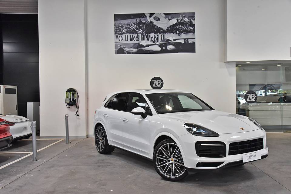 Buy used Porsche 2019 Porsche Cayenne at Porsche Centre Brighton