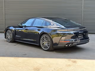 2025 Porsche Panamera 4 E-Hybrid - Photo 17