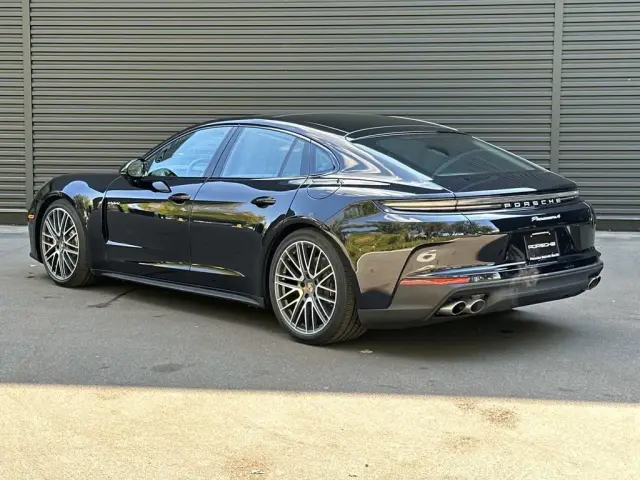 2025 Porsche Panamera 4 E-Hybrid - Photo 22