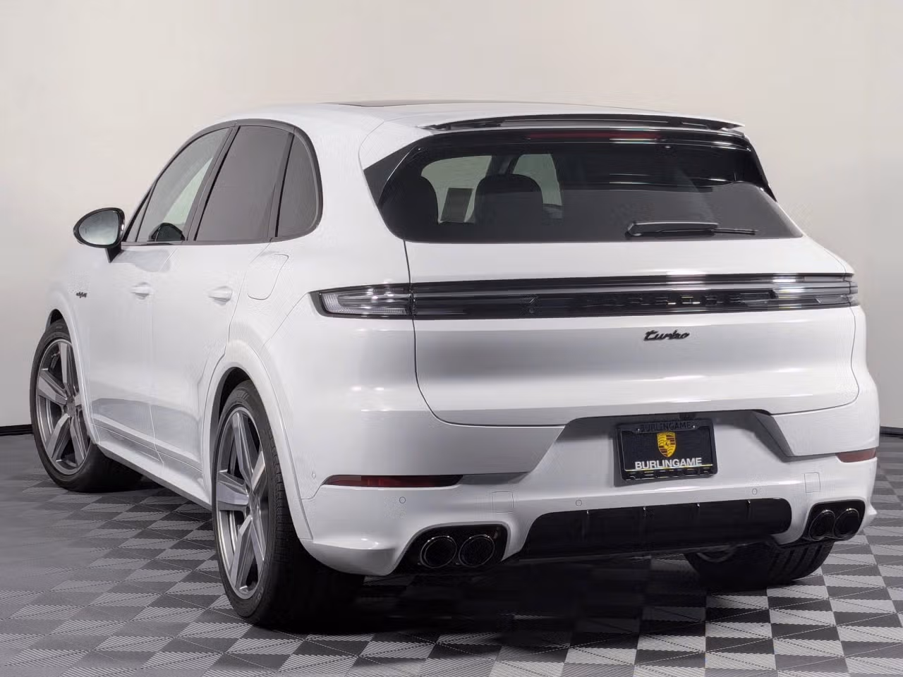 2025 Porsche Cayenne Turbo E-Hybrid - Photo 20