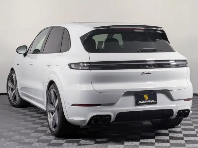 2025 Porsche Cayenne Turbo E-Hybrid - Photo 22