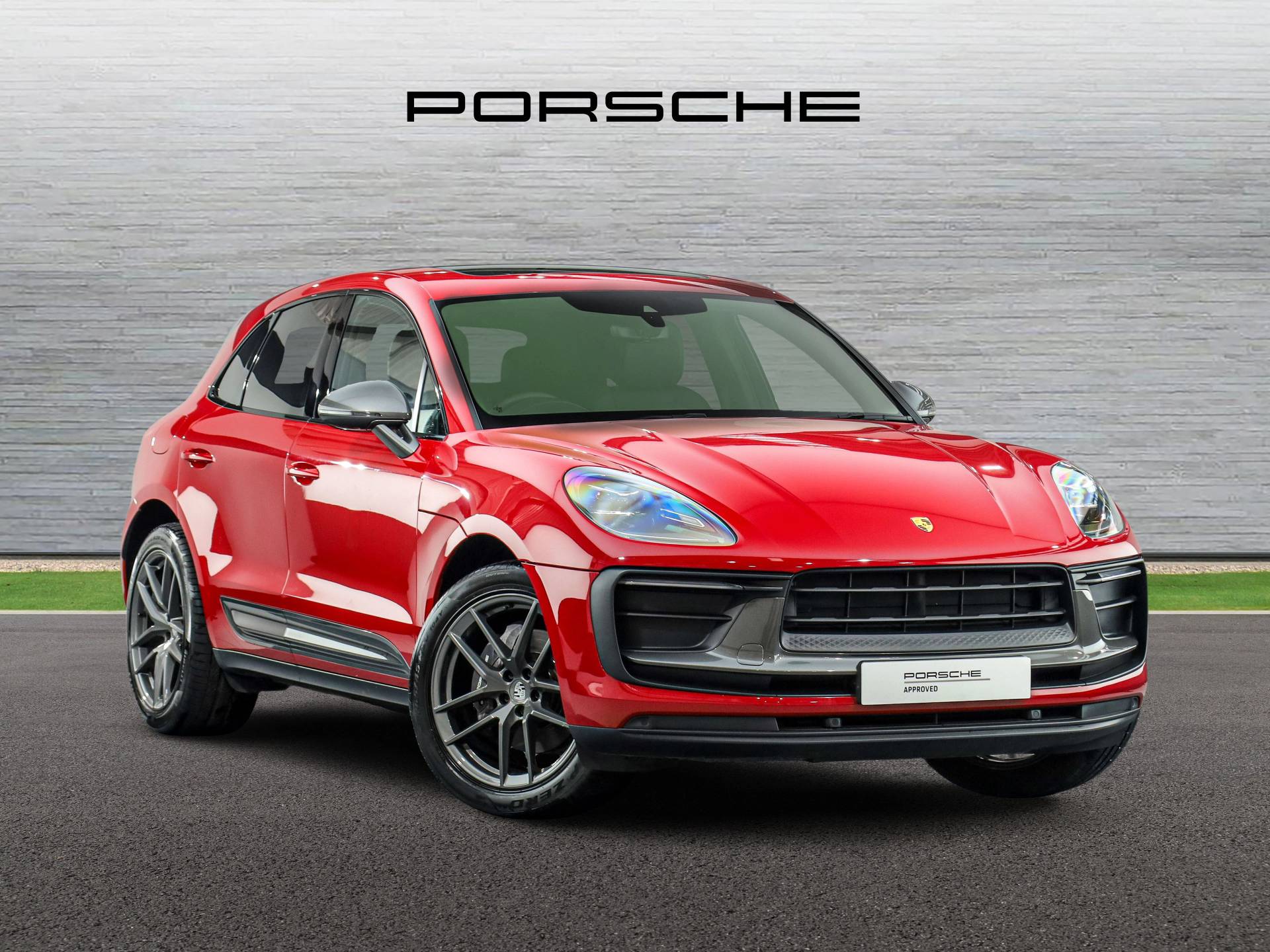 Macan T, photo 1 of 30