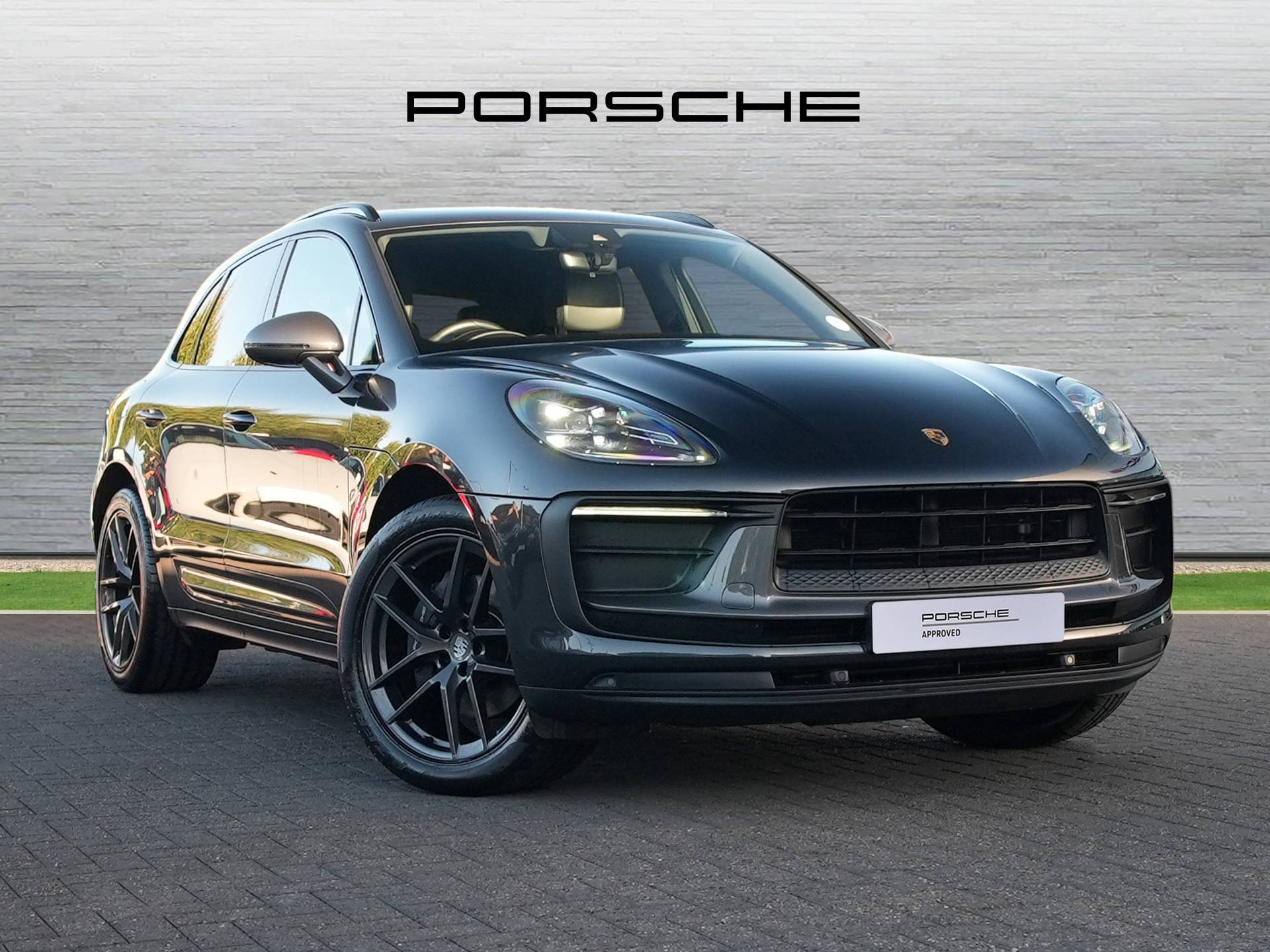 Macan T, photo 1 of 41