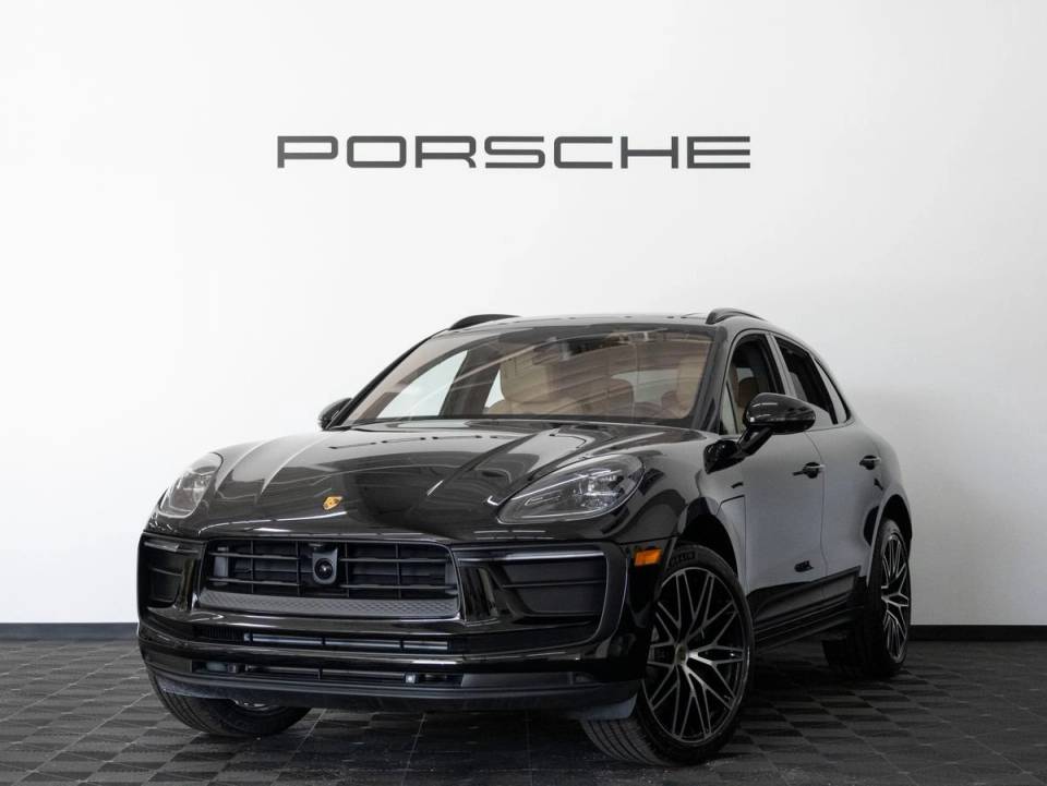 2026 Porsche Macan Base
