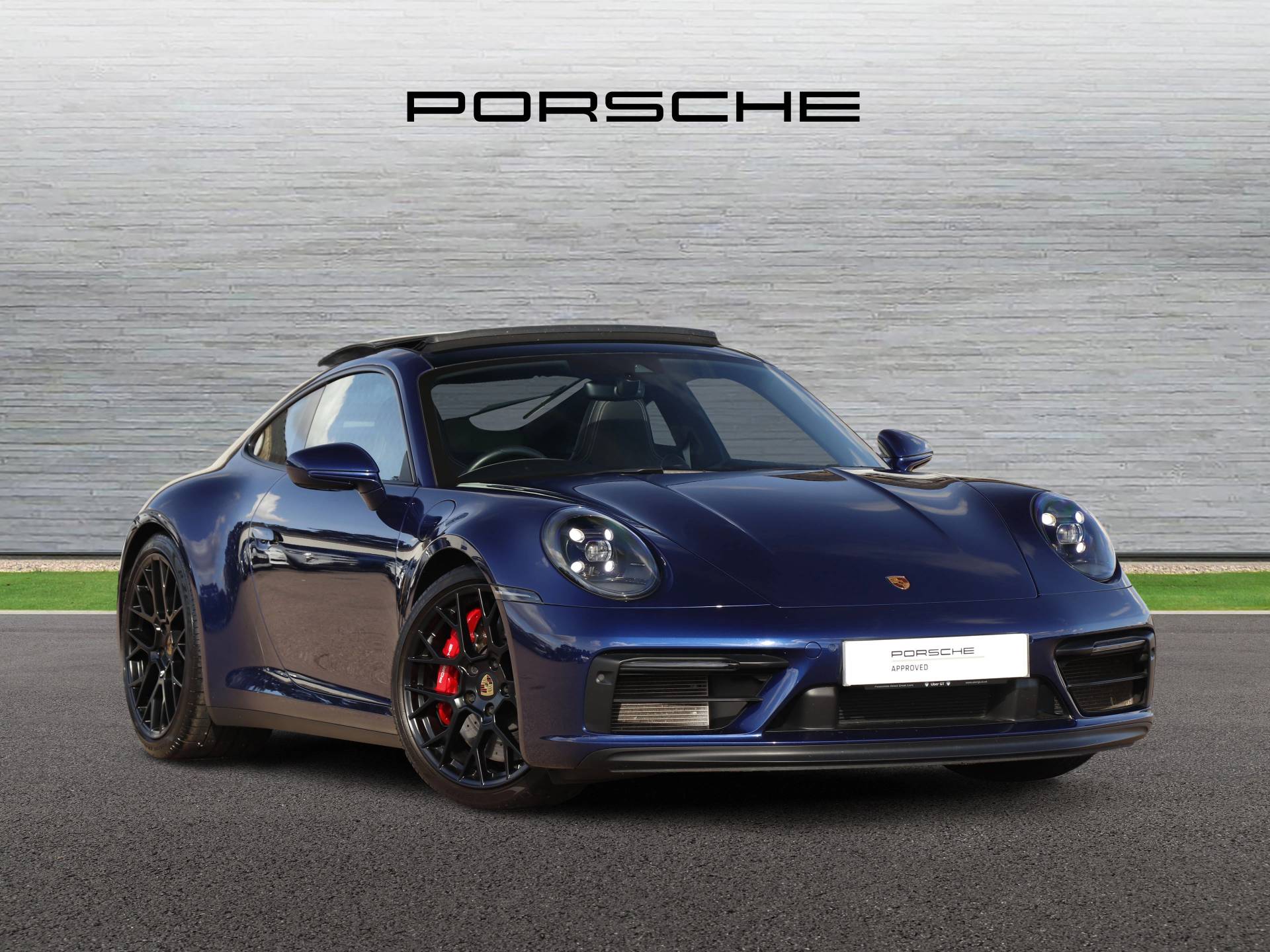 911 Carrera 4 GTS, photo 1 of 38