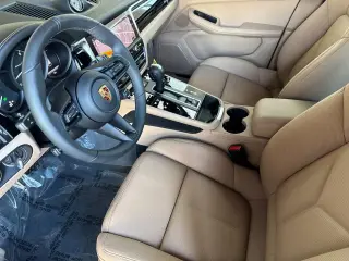 2026 Porsche Macan T - Photo 29