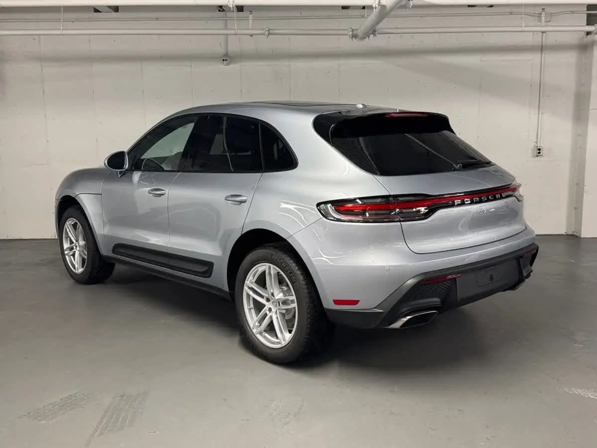 2026 Porsche Macan T - Photo 24