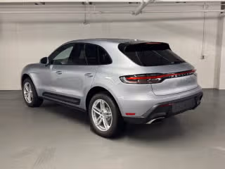 2026 Porsche Macan T - Photo 17