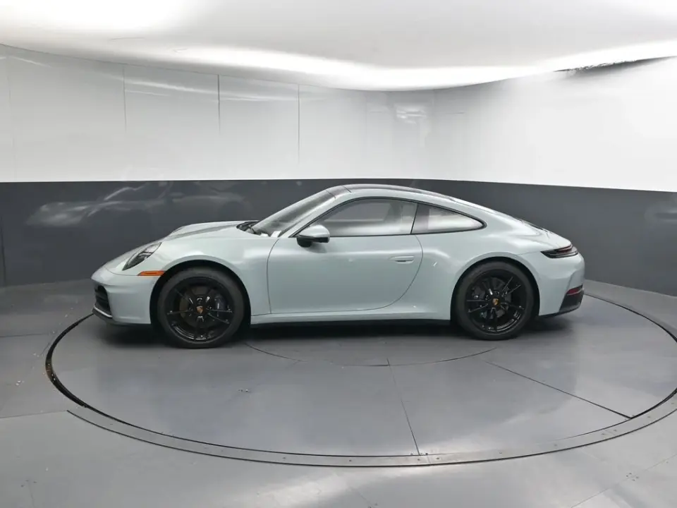 2025 Porsche 911 - Photo 15
