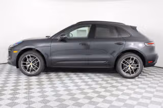 2026 Porsche Macan T - Photo 9