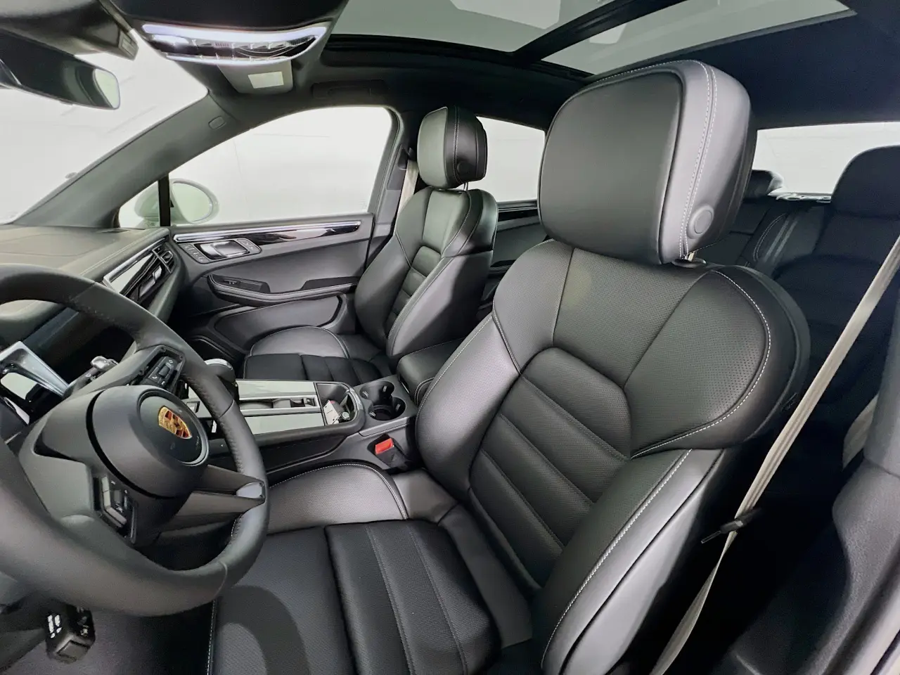 2026 Porsche Macan Base - Photo 40