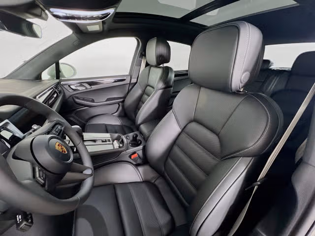2026 Porsche Macan Base - Photo 34