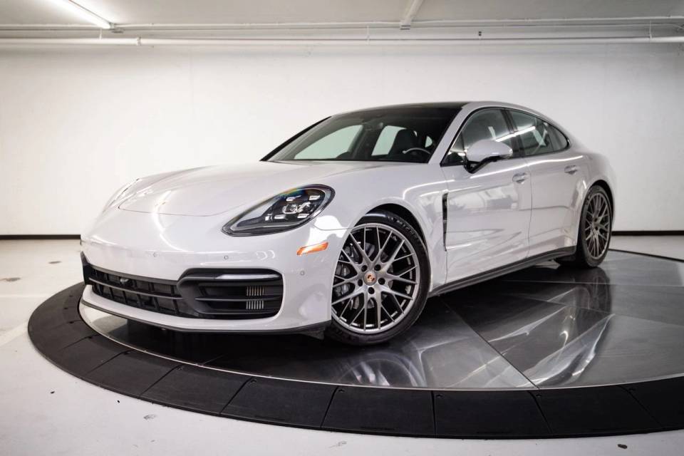 2022 Porsche Panamera 4