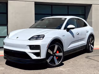 2025 Porsche Macan Macan Turbo Electric's photo