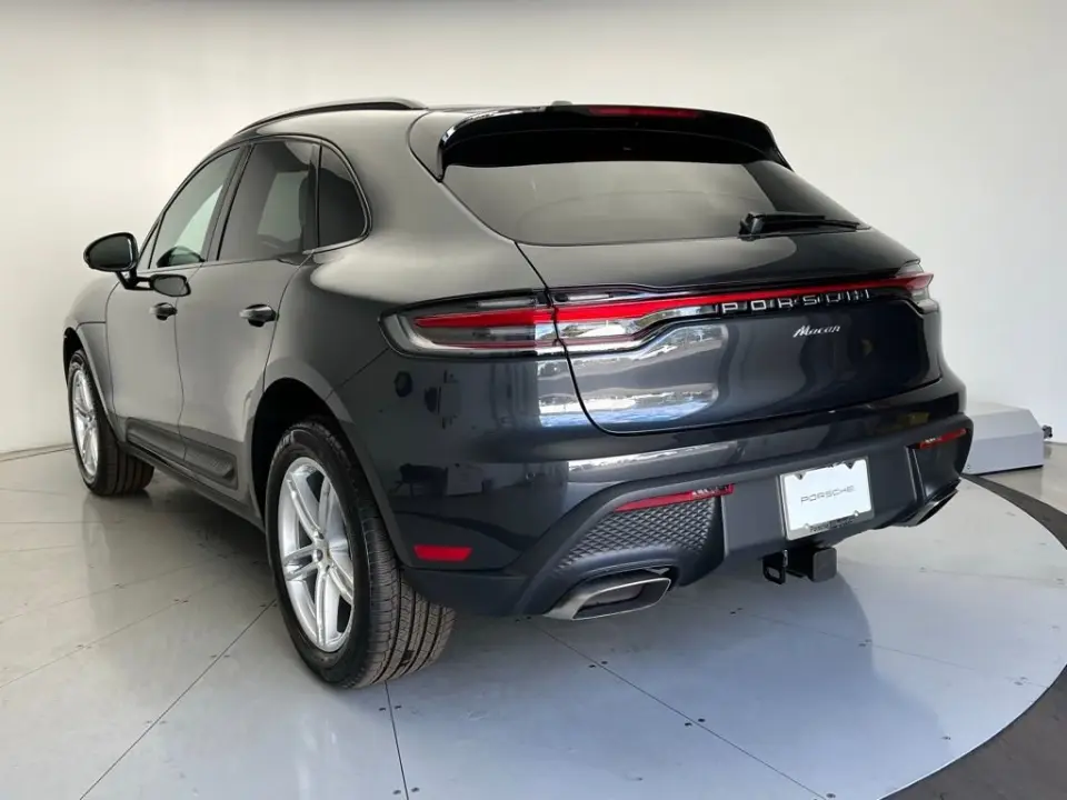 2026 Porsche Macan T - Photo 23