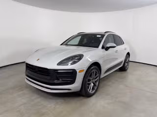 2024 Porsche Macan's photo