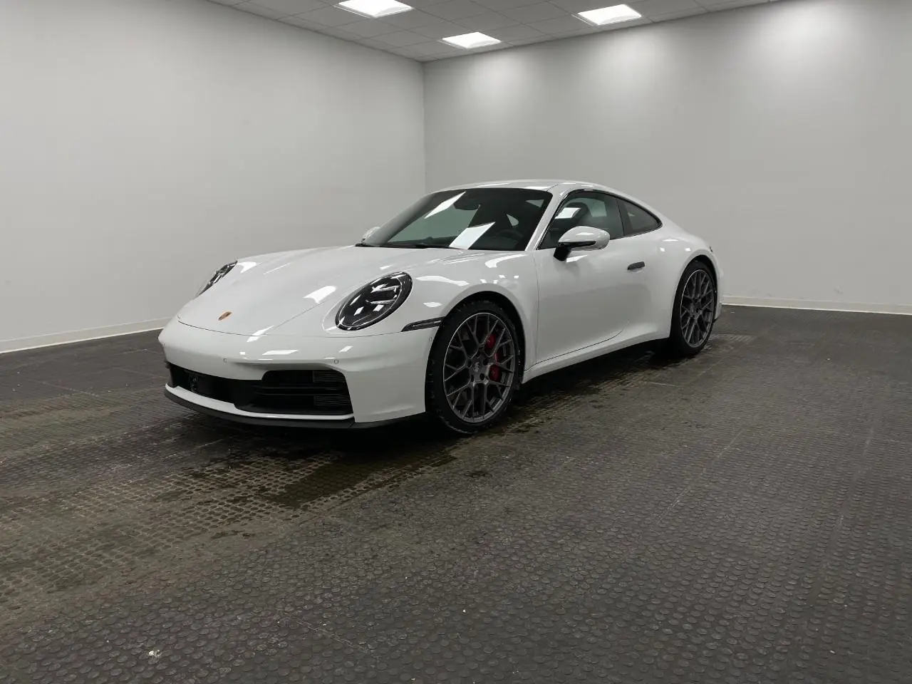 2026 Porsche 911 S - Photo 8